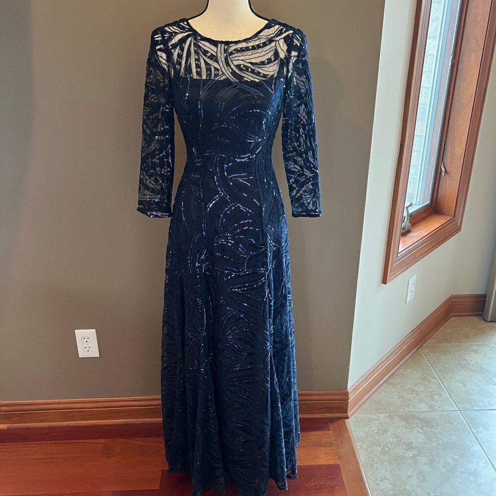 Tahari Navy Sequin Formal Mother of the Bride with silk shawl, Black Tie Size 2